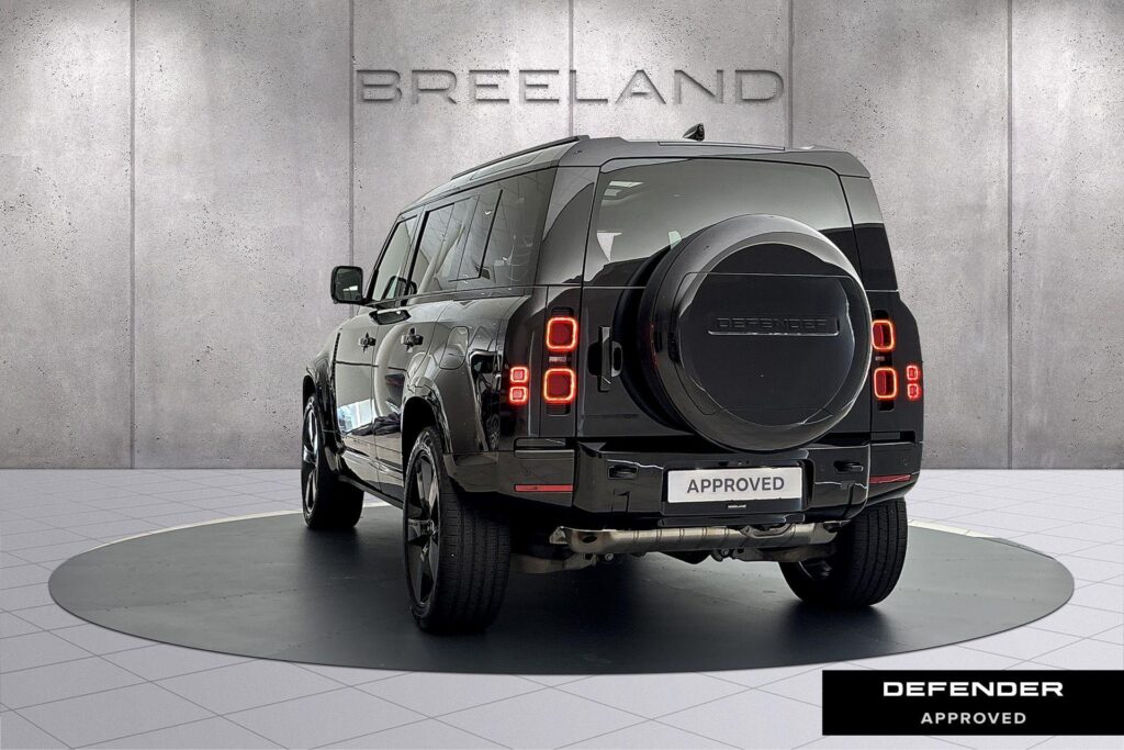 Land Rover Defender 110 P300e X-Dynamic HSE, foto 28 van 38