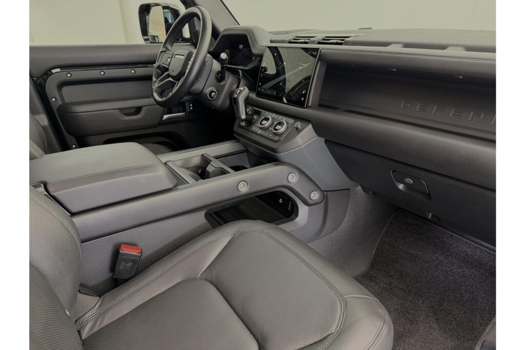 Land Rover Defender 110 P300e X-Dynamic HSE, foto 6 van 38