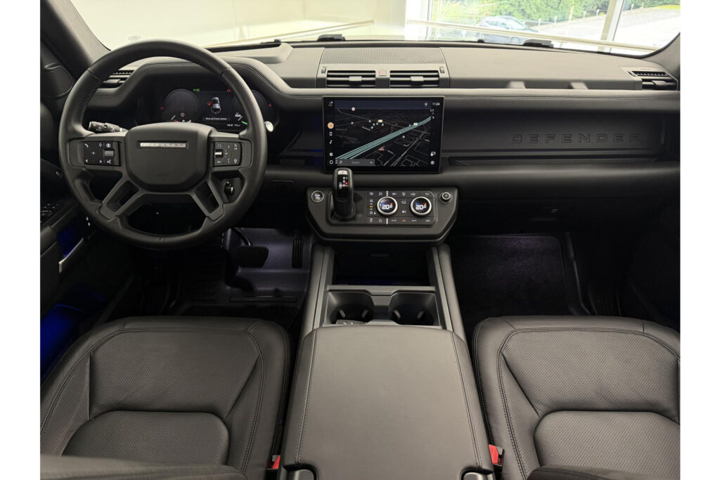 Land Rover Defender 110 P300e X-Dynamic HSE, foto 7 van 38