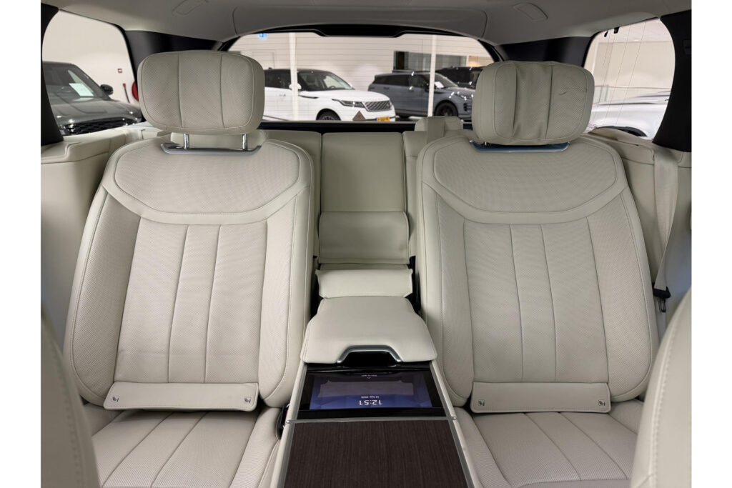 Land Rover Range Rover P550e Autobiography, foto 10 van 35